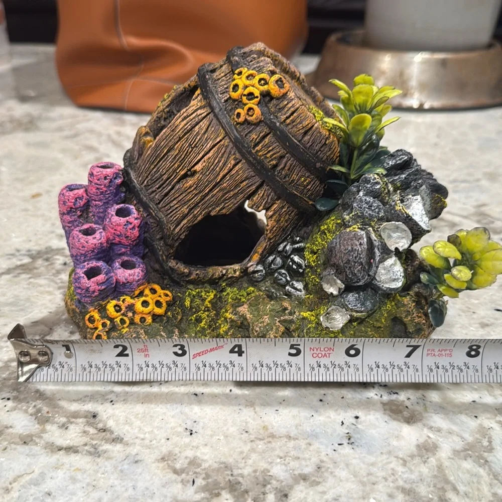 Fish tank display with bubbler